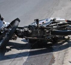 Πάτρα: Τροχαίο στην Παπαφλέσσα – Τραυματίστηκε η οδηγός του δικύκλου