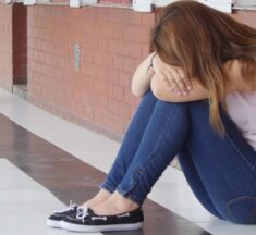 Δυτ. Ελλάδα: Ξυλοδαρμός 15χρονης από δύο συμμαθήτριές της στο προαύλιο σχολείου